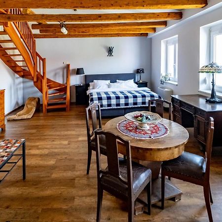 Apartmany Gulliver Mikulov Bagian luar foto