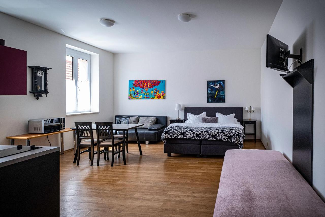 Apartmany Gulliver Mikulov Bagian luar foto