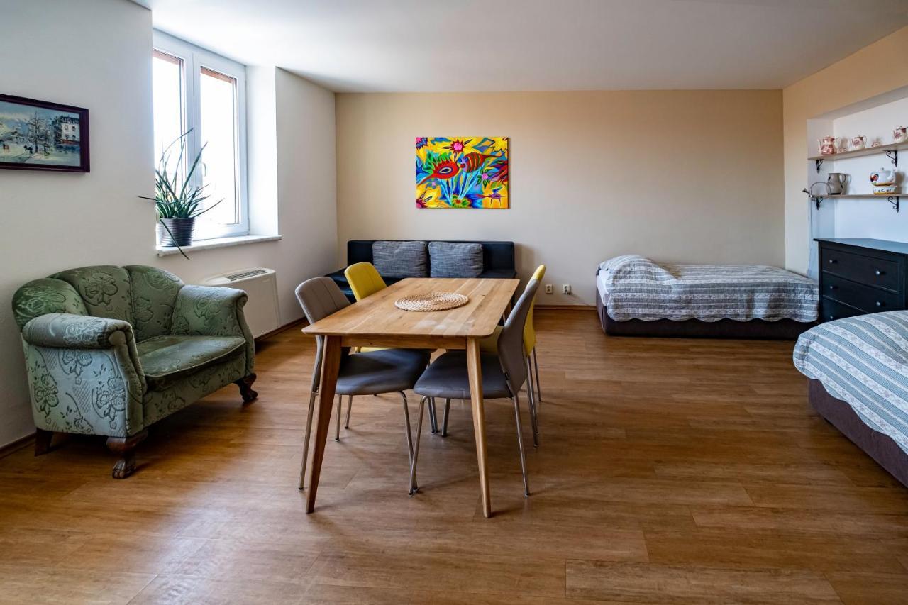 Apartmany Gulliver Mikulov Bagian luar foto