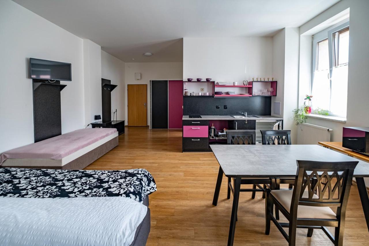 Apartmany Gulliver Mikulov Bagian luar foto
