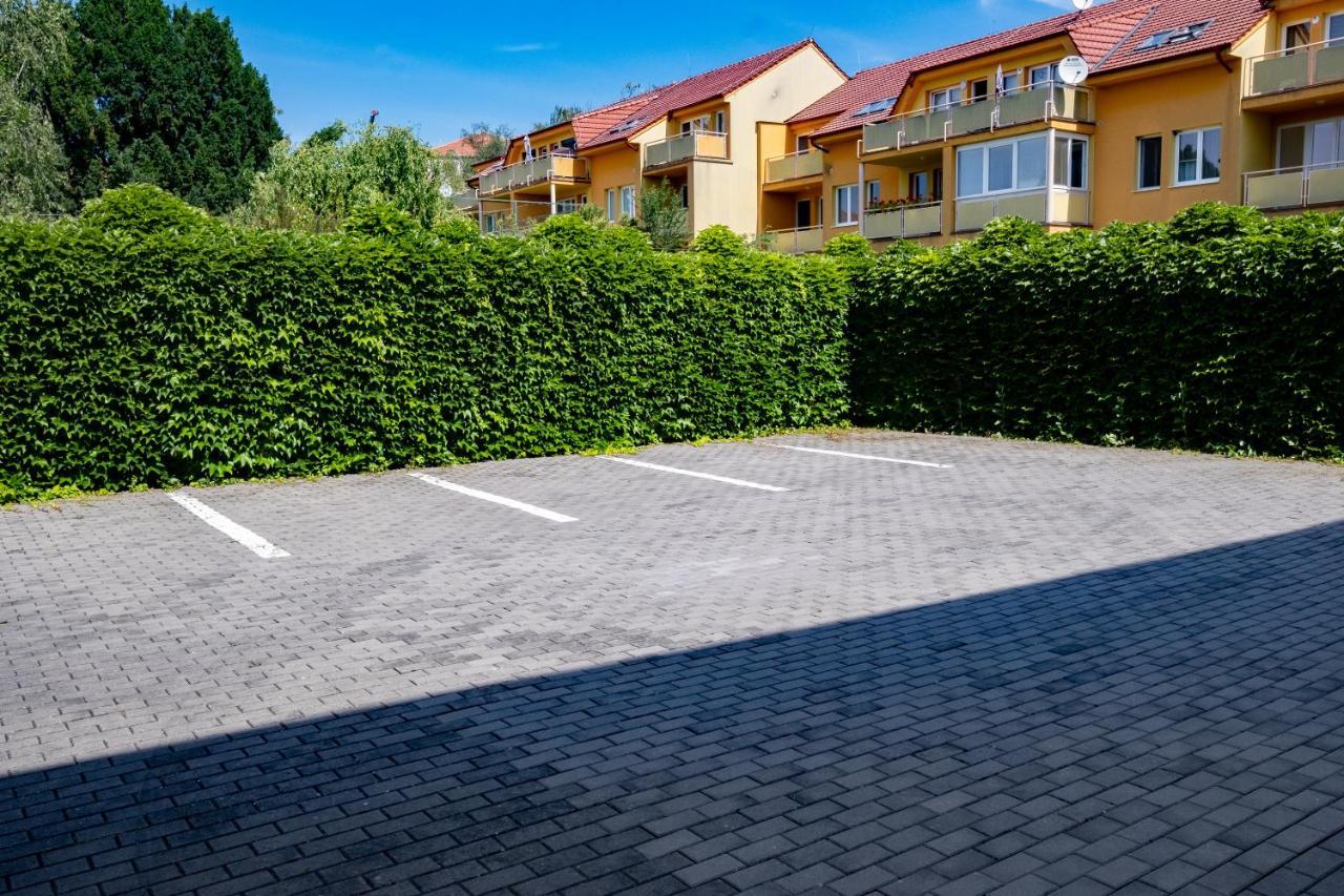 Apartmany Gulliver Mikulov Bagian luar foto