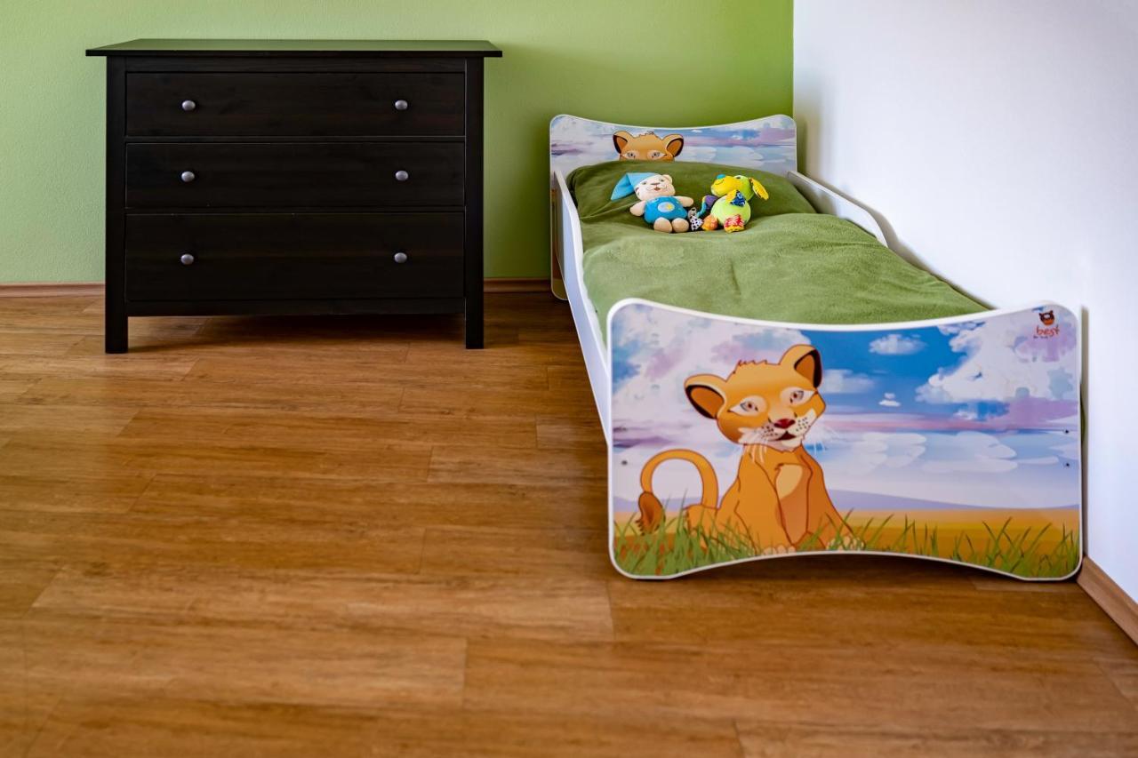 Apartmany Gulliver Mikulov Bagian luar foto