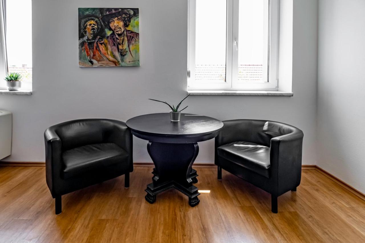 Apartmany Gulliver Mikulov Bagian luar foto