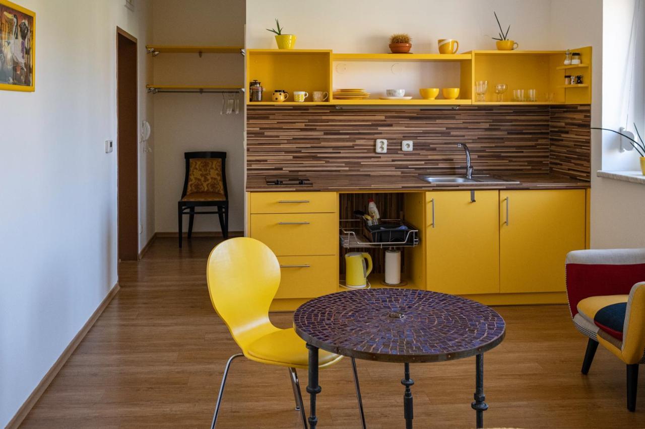 Apartmany Gulliver Mikulov Bagian luar foto