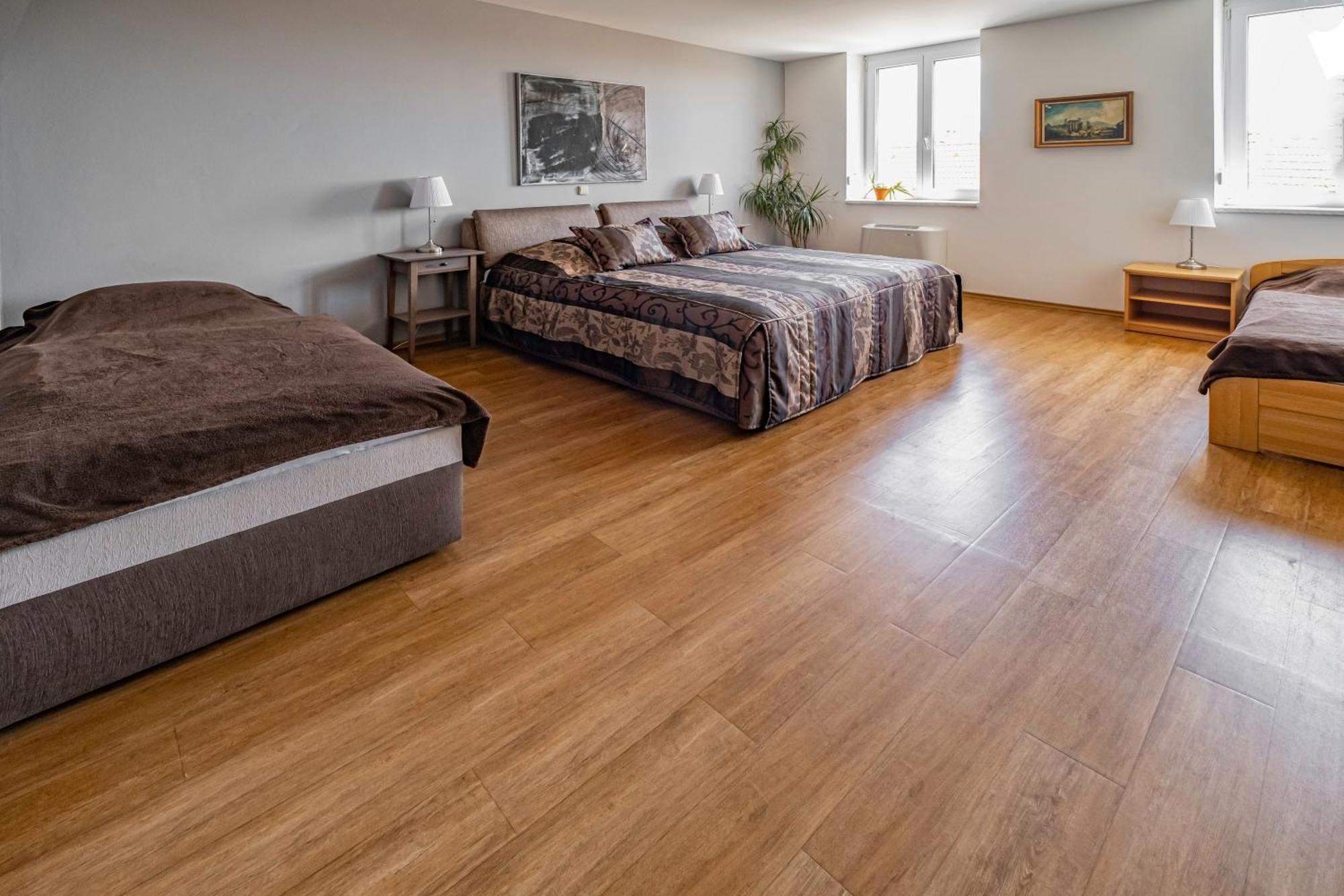 Apartmany Gulliver Mikulov Bagian luar foto