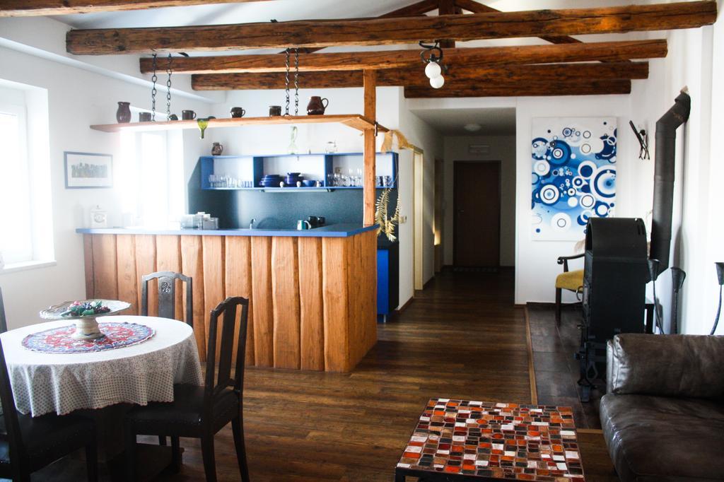 Apartmany Gulliver Mikulov Bagian luar foto