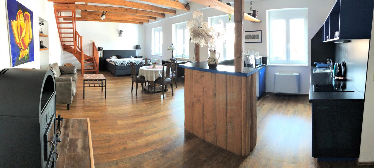 Apartmany Gulliver Mikulov Bagian luar foto